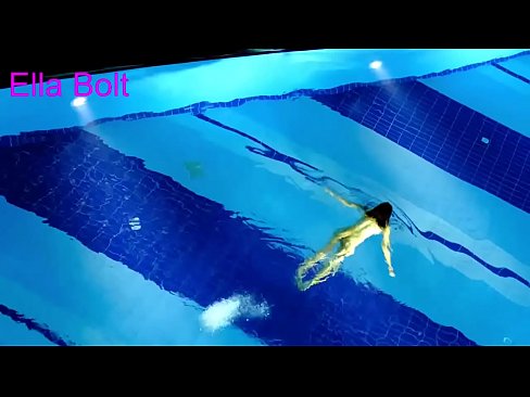 ❤️ Não consigo parar de ver, jovem loira apanhada a nadar nua na piscina da estância balnear ELLA BOLT ❤️ Porno em porno pt.redgast4asset.ru ❌️❤