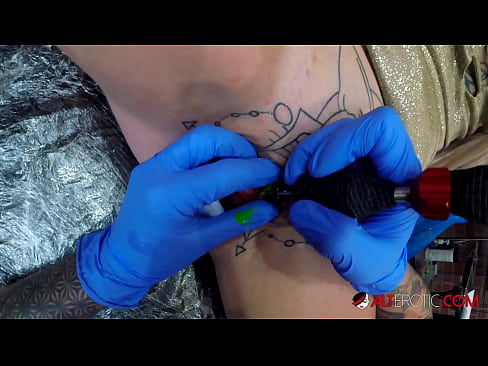 ❤️ Extremamente tatuada, a brasa Sully Savage fez uma tatuagem no seu clítoris ❤️ Porno em porno pt.redgast4asset.ru ❌️❤